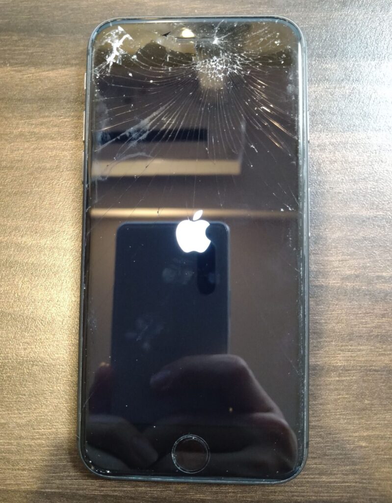 iPhone修理前