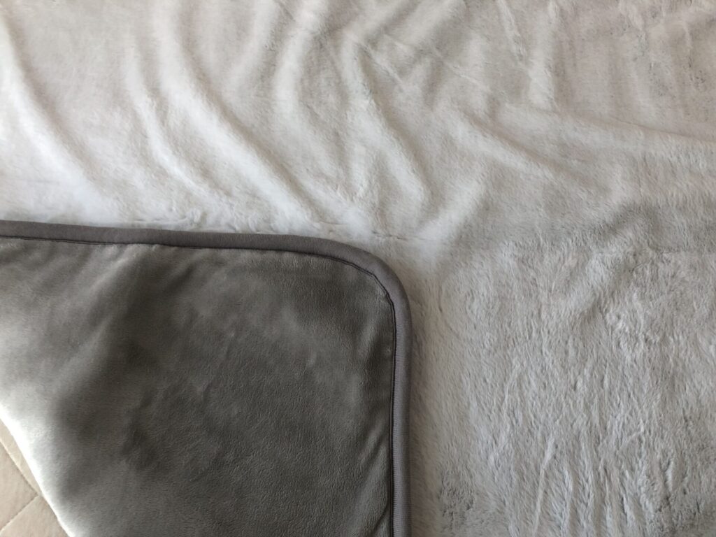 ラビットファー調】肌触りが最高な電気毛布のレビュー【コイズミ|KDK-7581R】 | のんびり丸のブログ